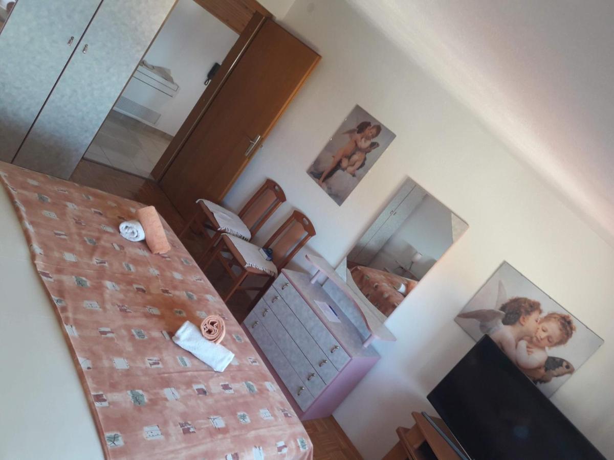 Apartmani Mila Podstrana Eksteriør billede