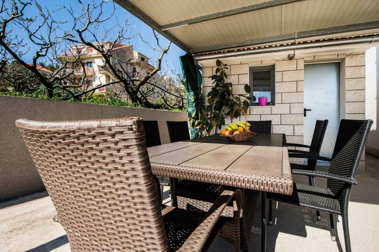 Apartmani Mila Podstrana Eksteriør billede